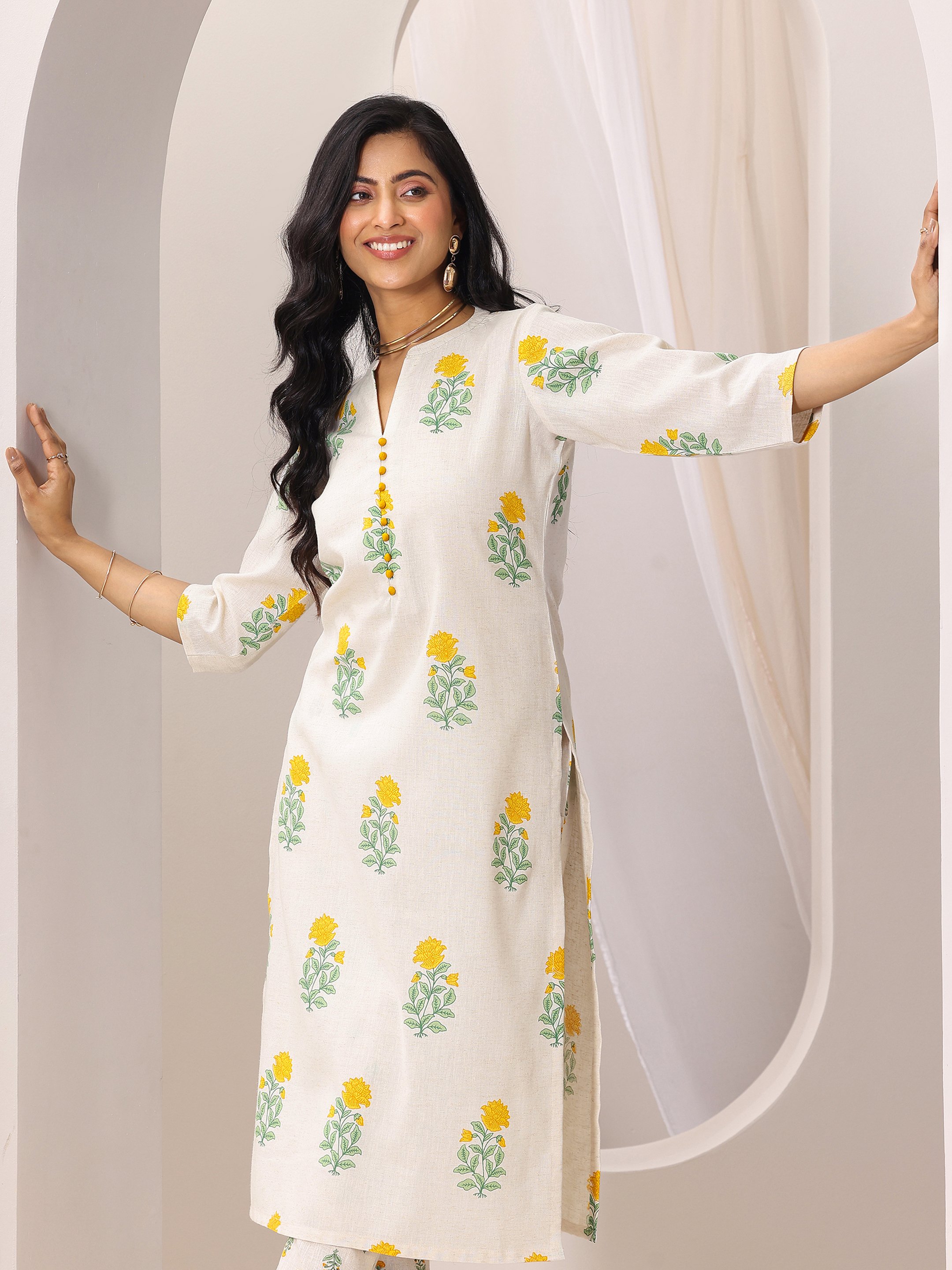 Off-White Printed Kurta and Straight Pants Set