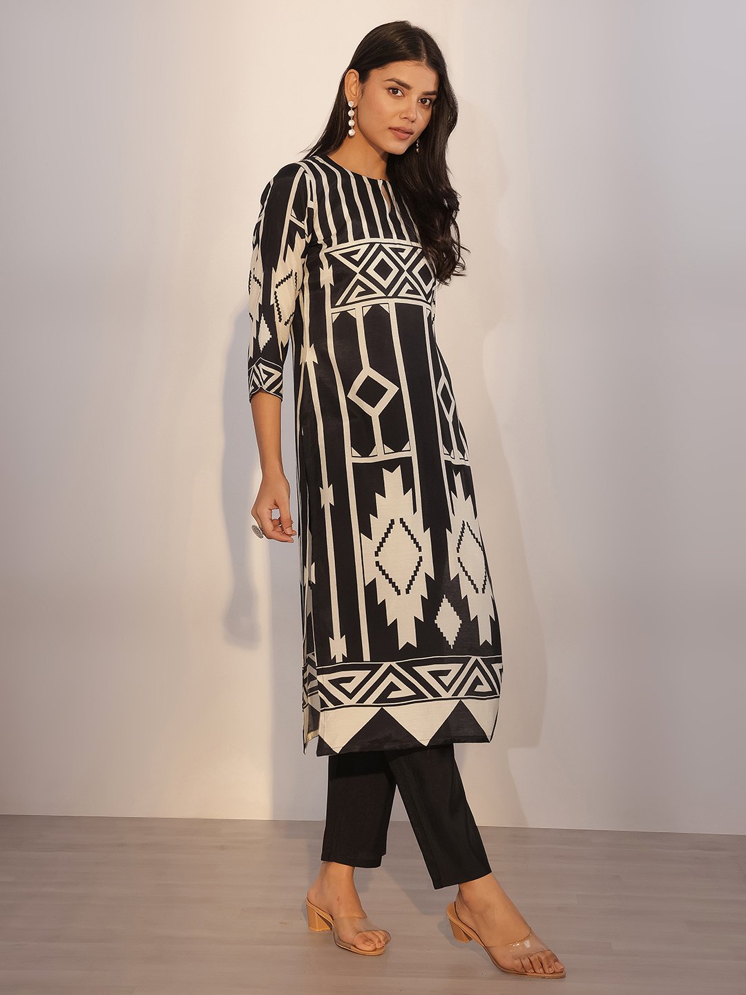 Black and White Geometric Print Silk Blend Kurta Set with Trousers and Dupatta