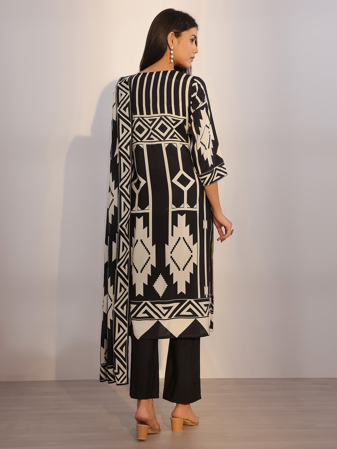 Black and White Geometric Print Silk Blend Kurta Set with Trousers and Dupatta