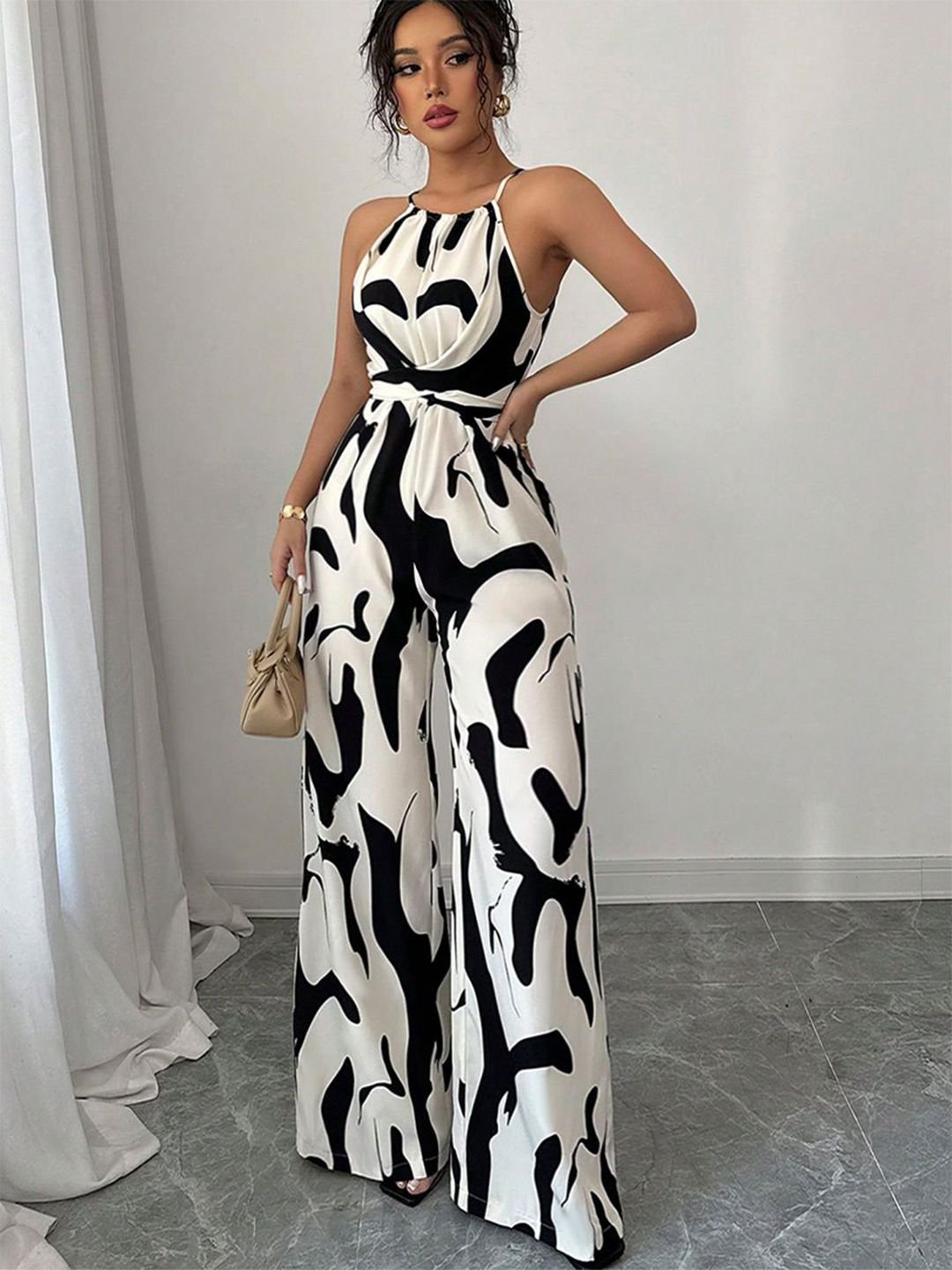 جمبسوت بياقة هولتر وطبعة تجريدية متعدد الألوان
