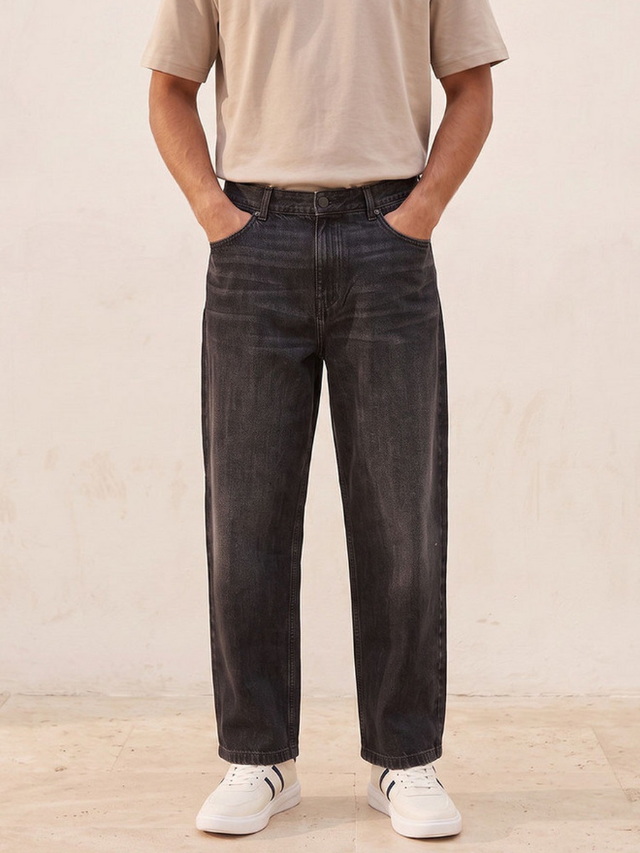 Skater Fit Buttoned Waist Jeans