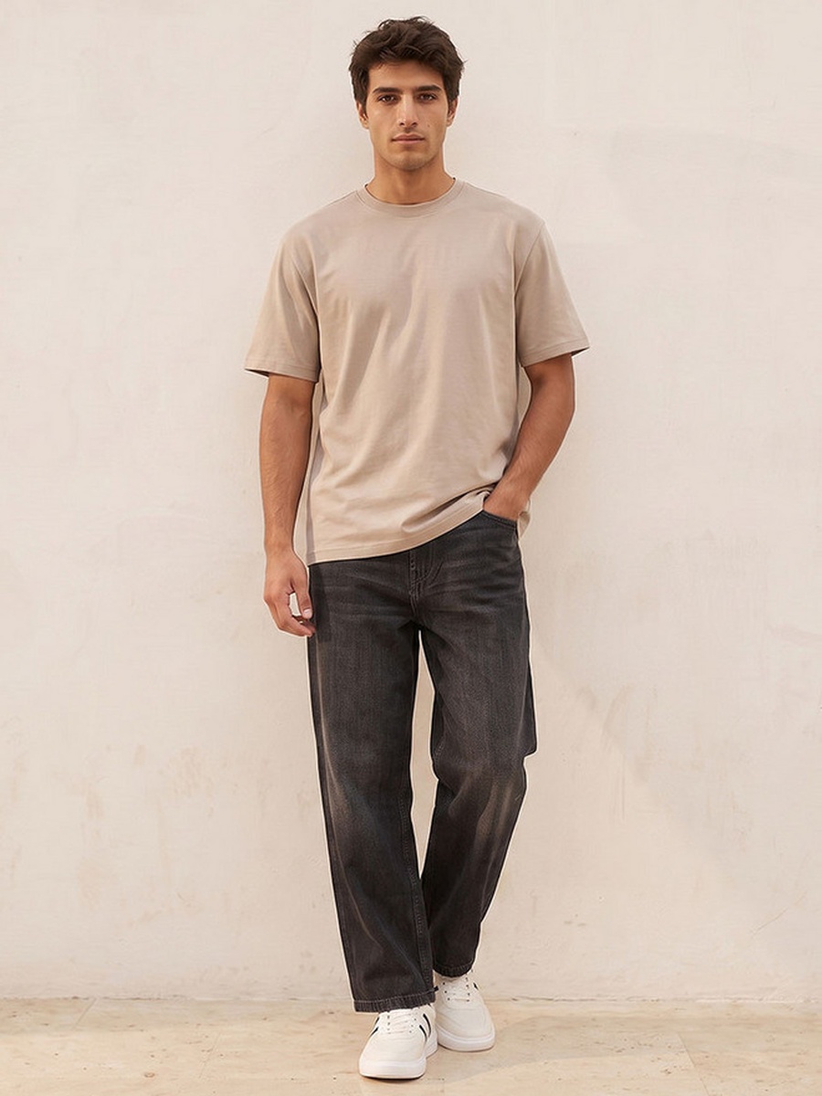 Skater Fit Buttoned Waist Jeans