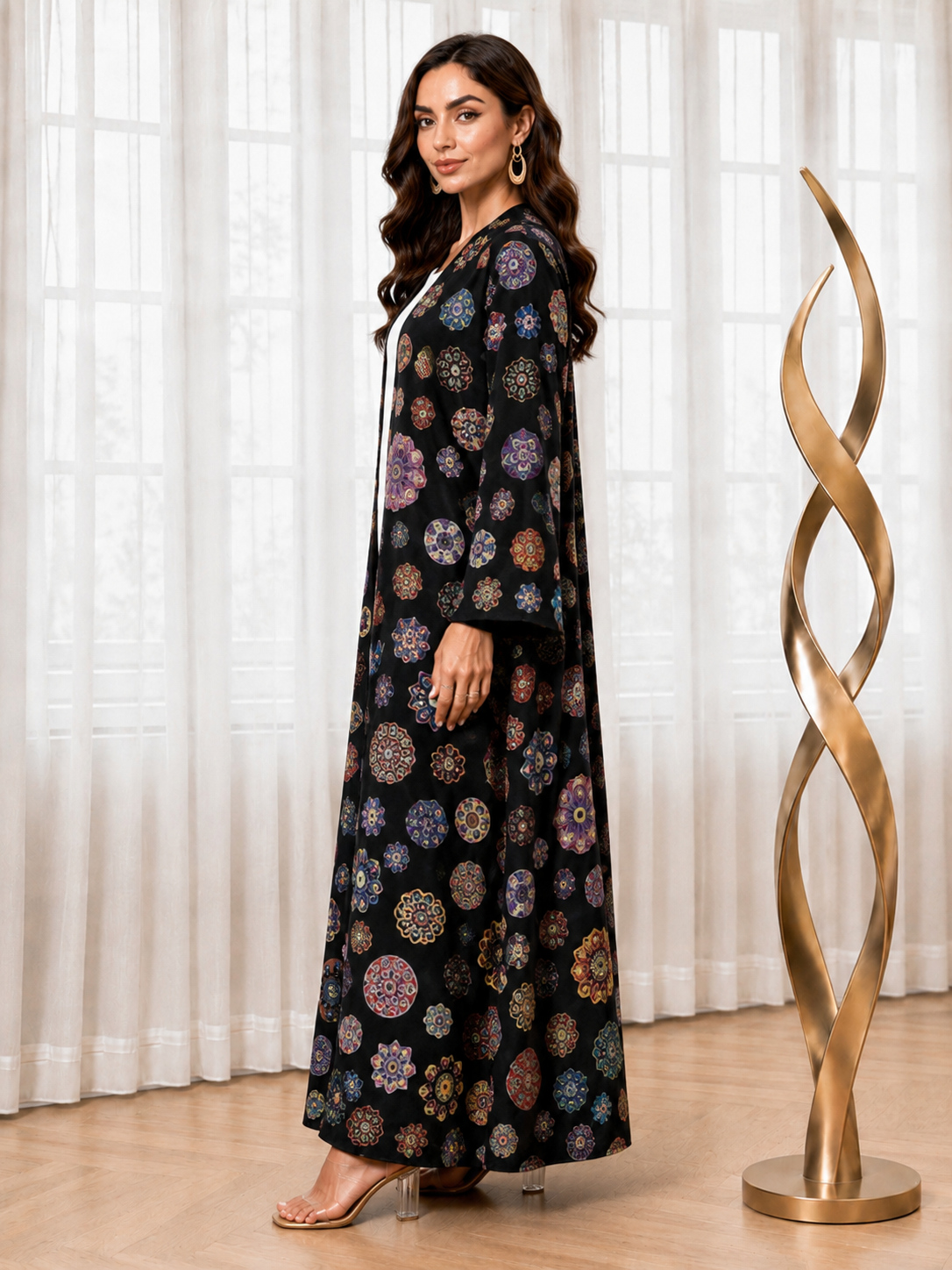 عباية مفتوحة من الأمام وطبعة أزهار متعددة الألوان