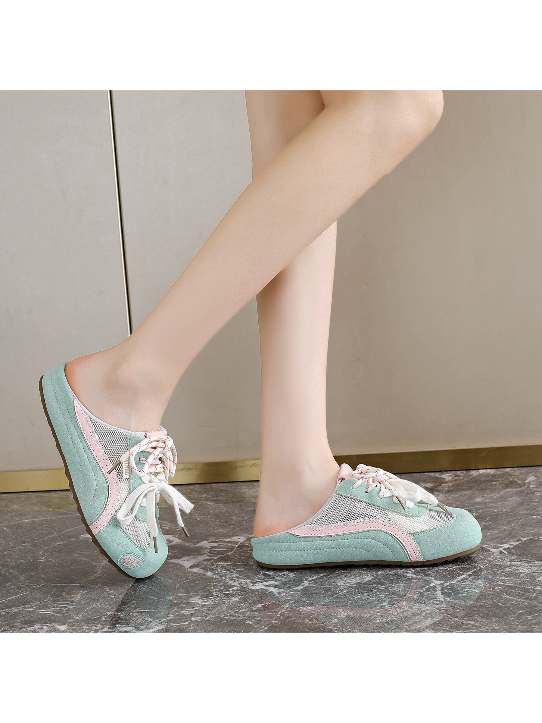 حذاء سنيكرز ميول فلات متعدد الألوان