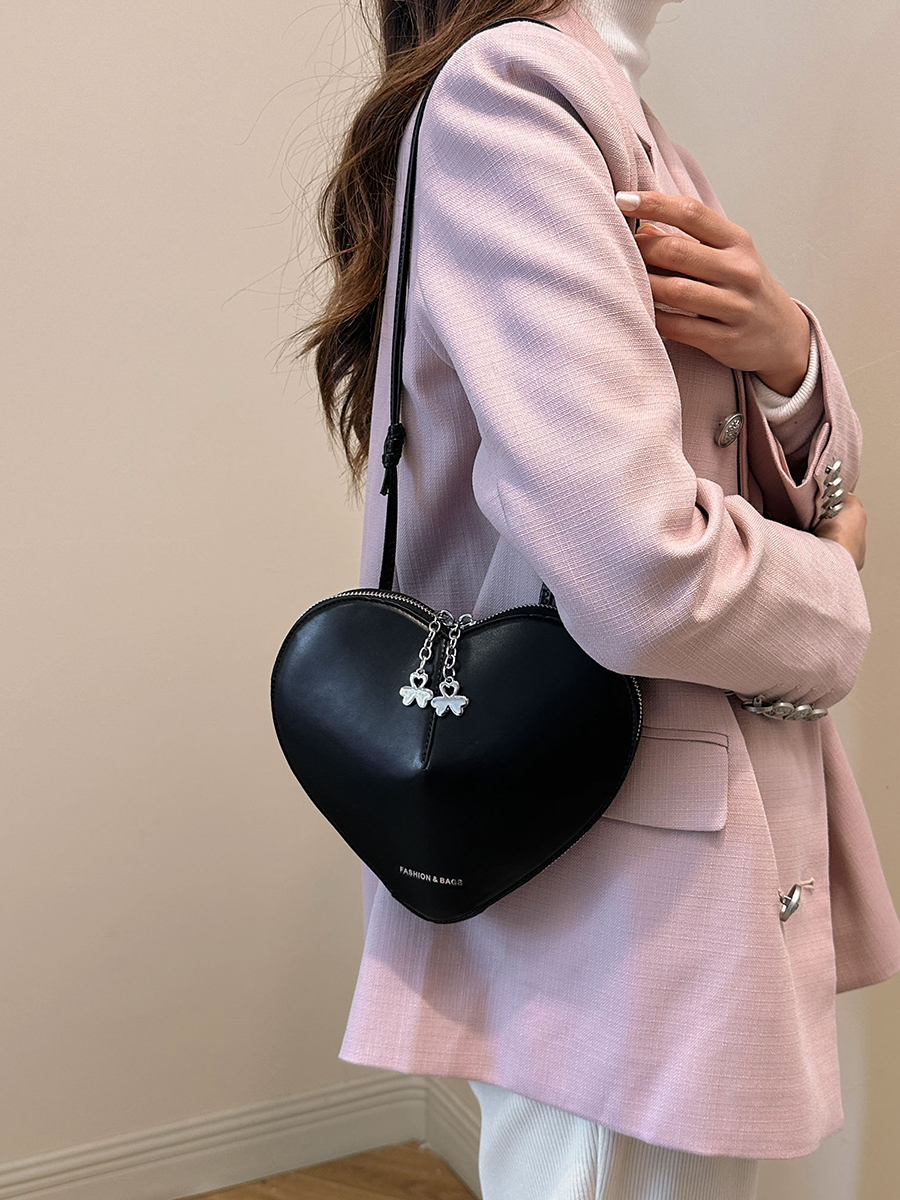 Black Heart-Shaped Shoulder Bag
