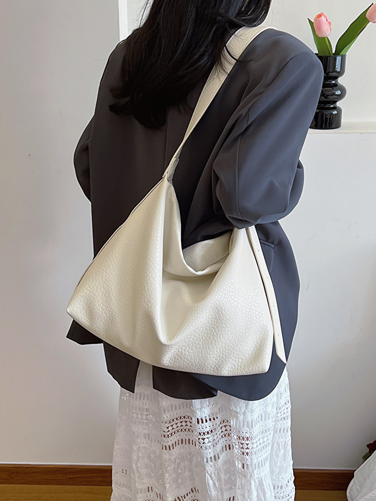 Off-White Plain Shoulder Bag 
