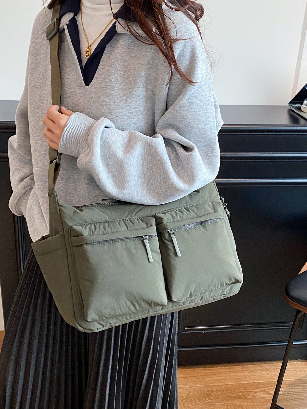 Green Crossbody Bag with Pockets