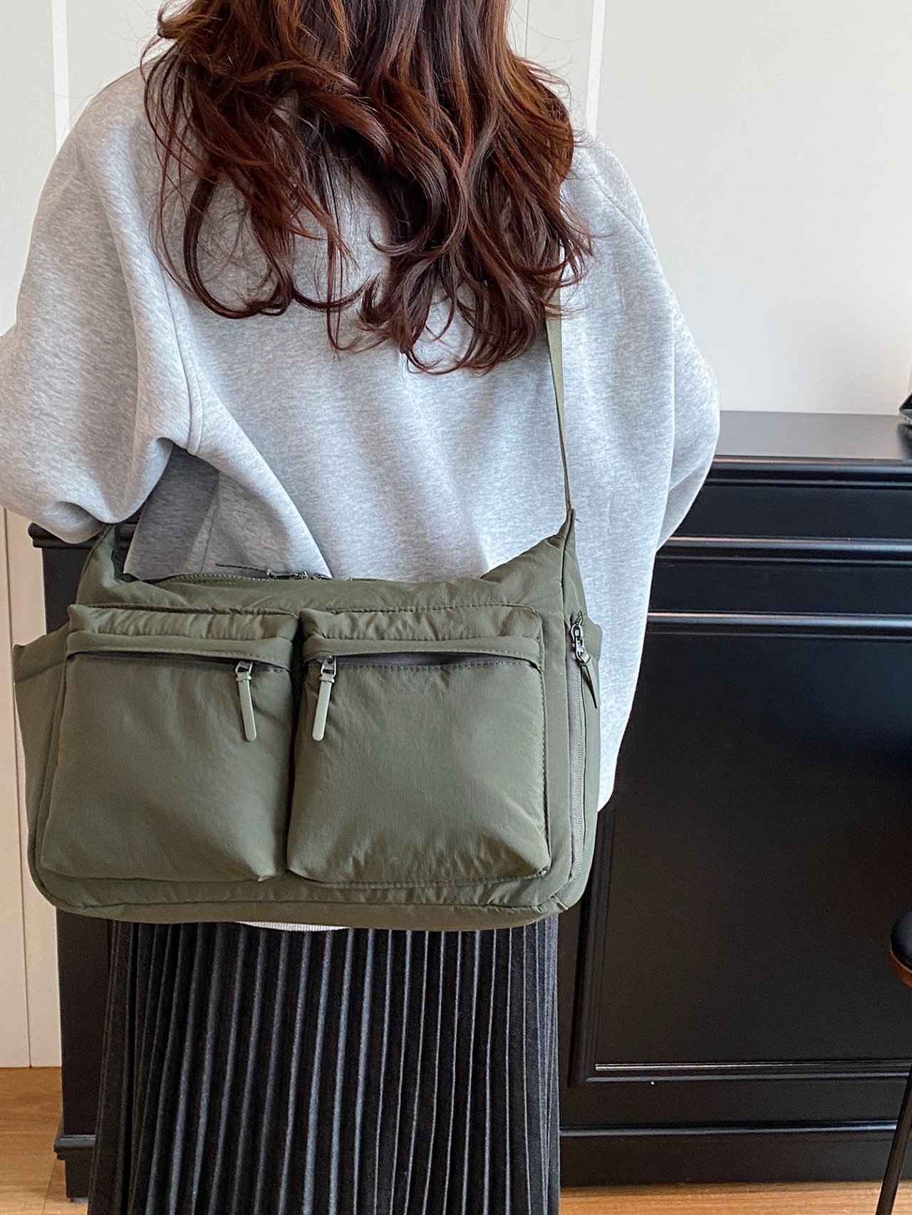 Green Crossbody Bag with Pockets