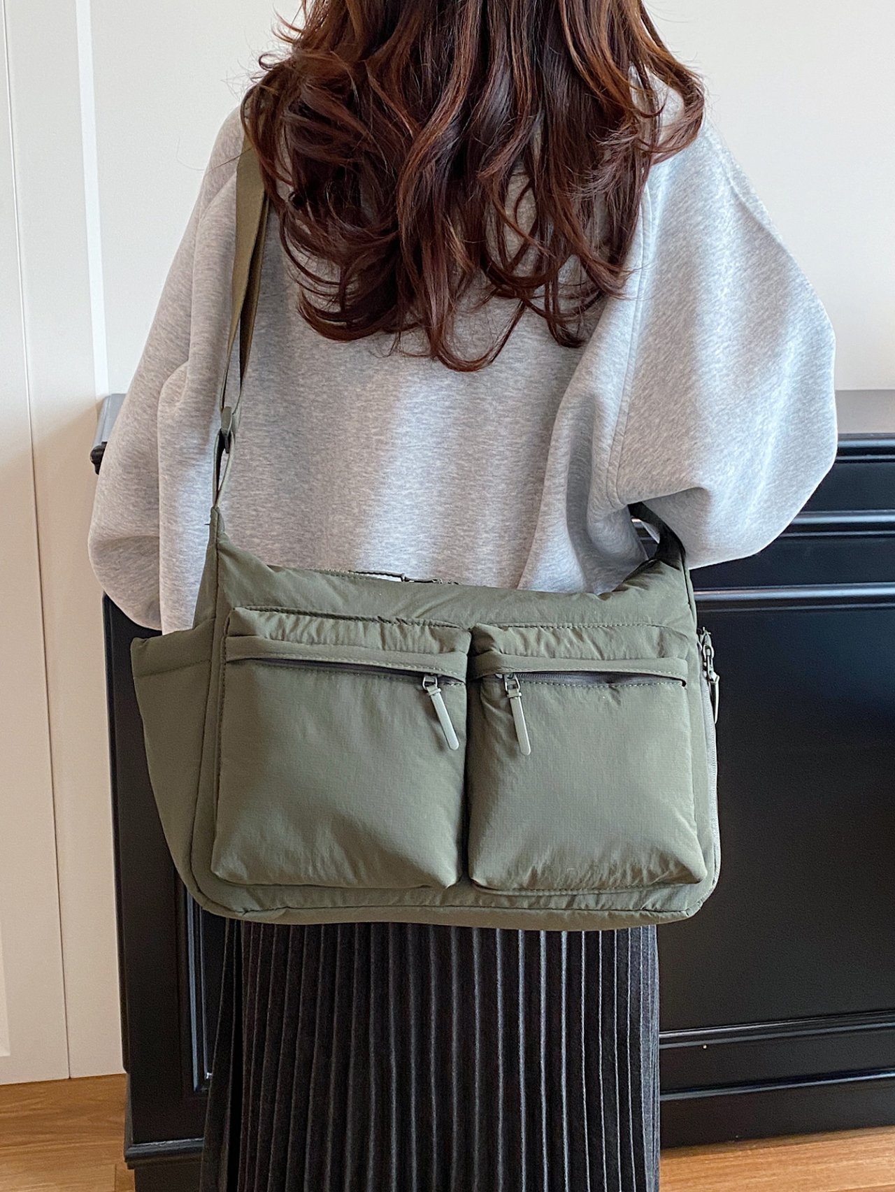 Green Crossbody Bag with Pockets