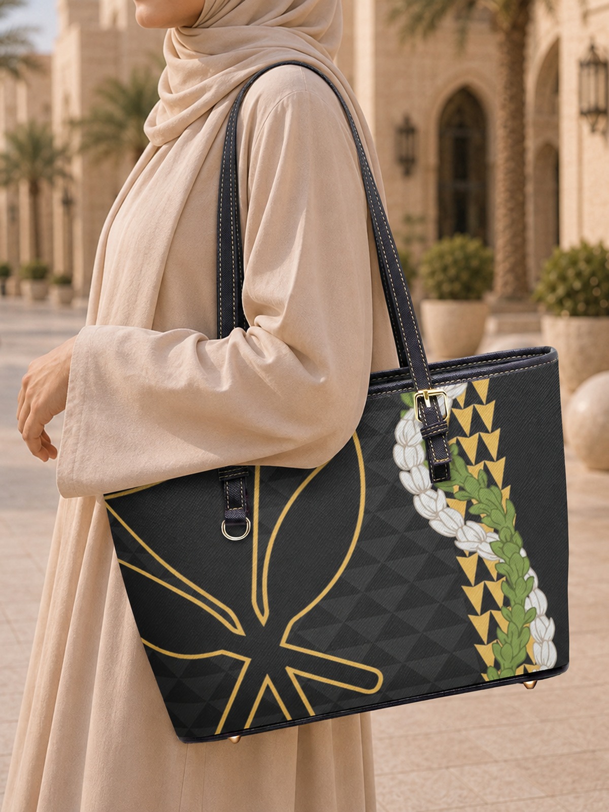 حقيبة كتف وطبعة مزخرفة أسود