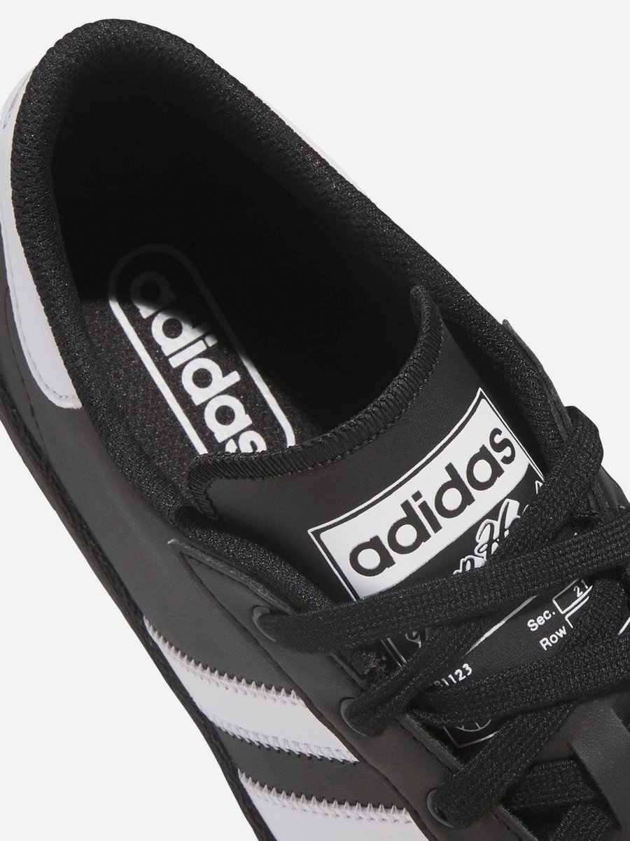 Black Jump Hook Low Sneakers
