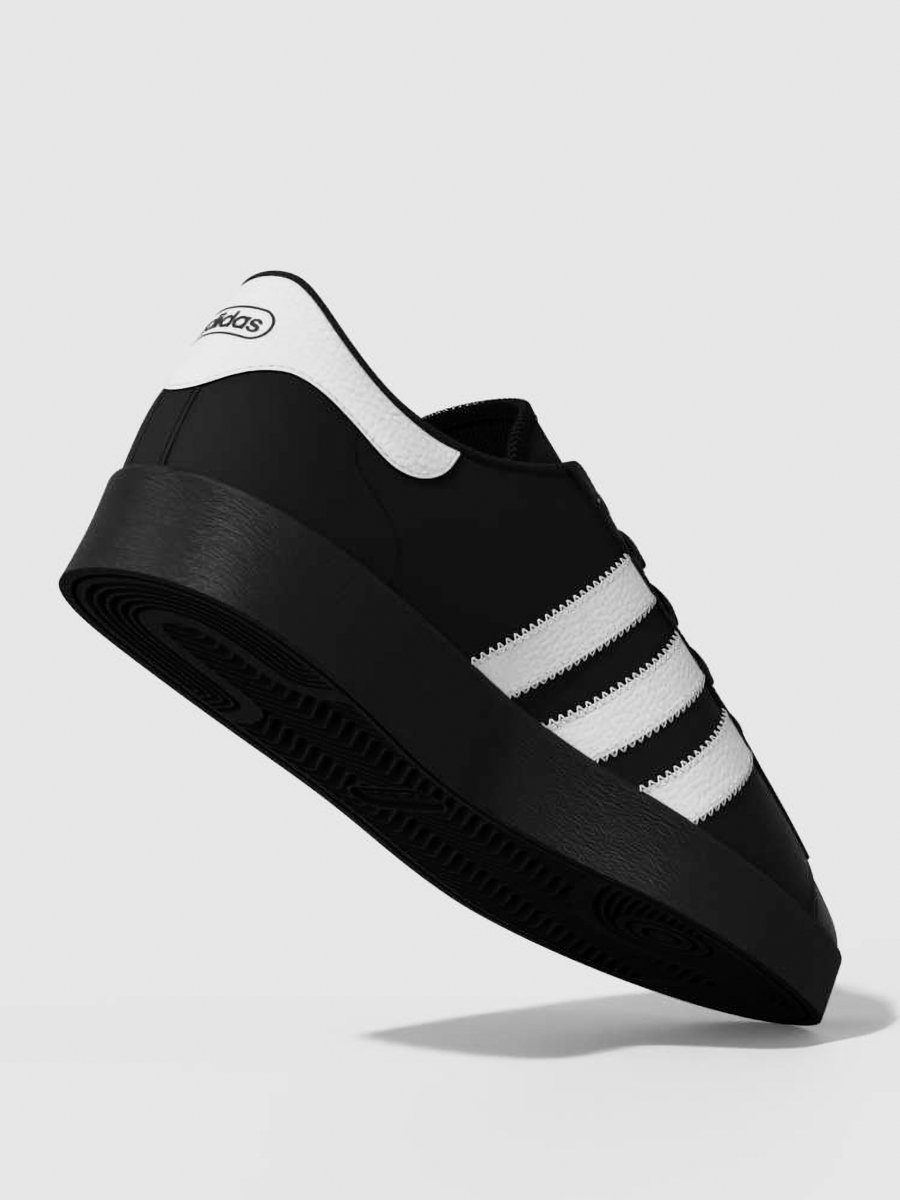 Black Jump Hook Low Sneakers
