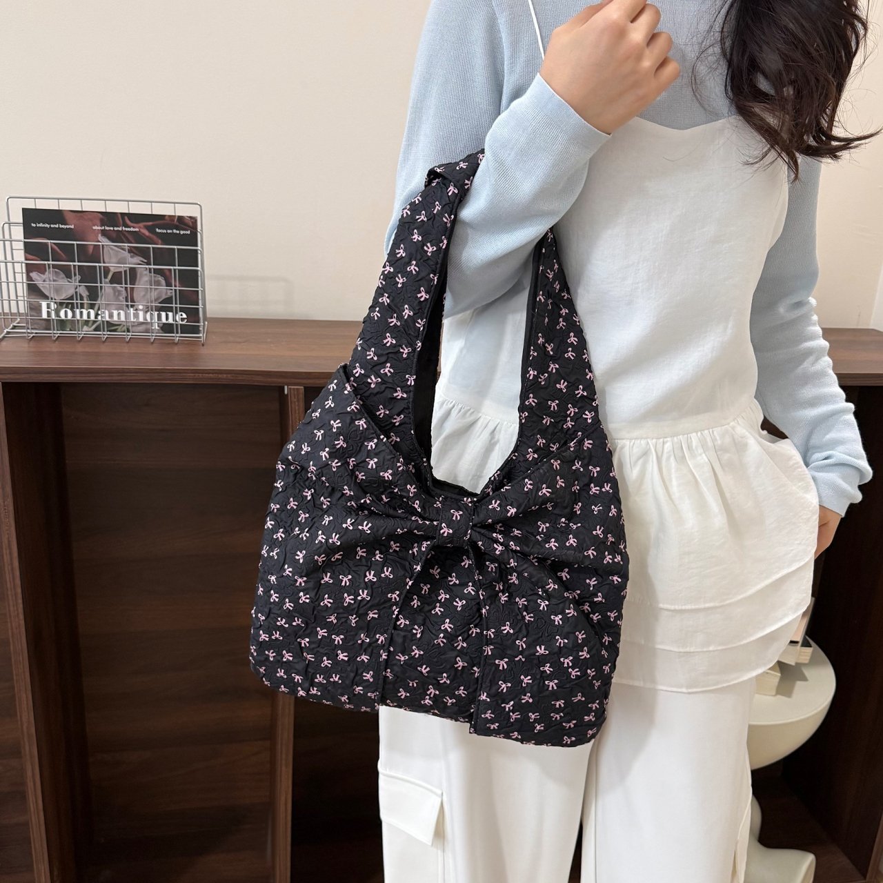 Black Bow-Knot Textured Shoulder Bag