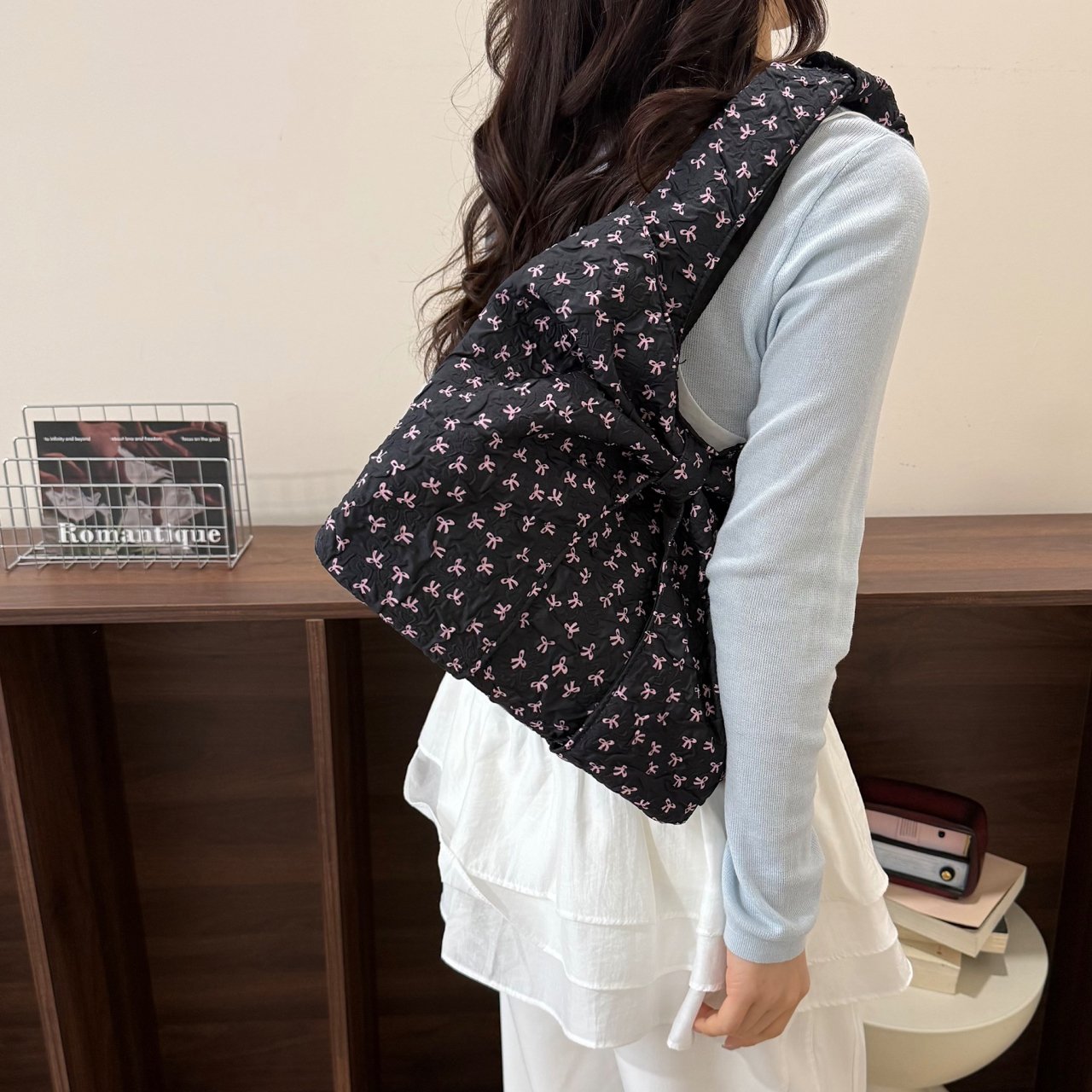 Black Bow-Knot Textured Shoulder Bag
