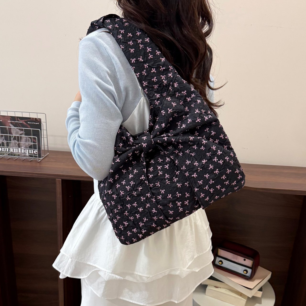 Black Bow-Knot Textured Shoulder Bag