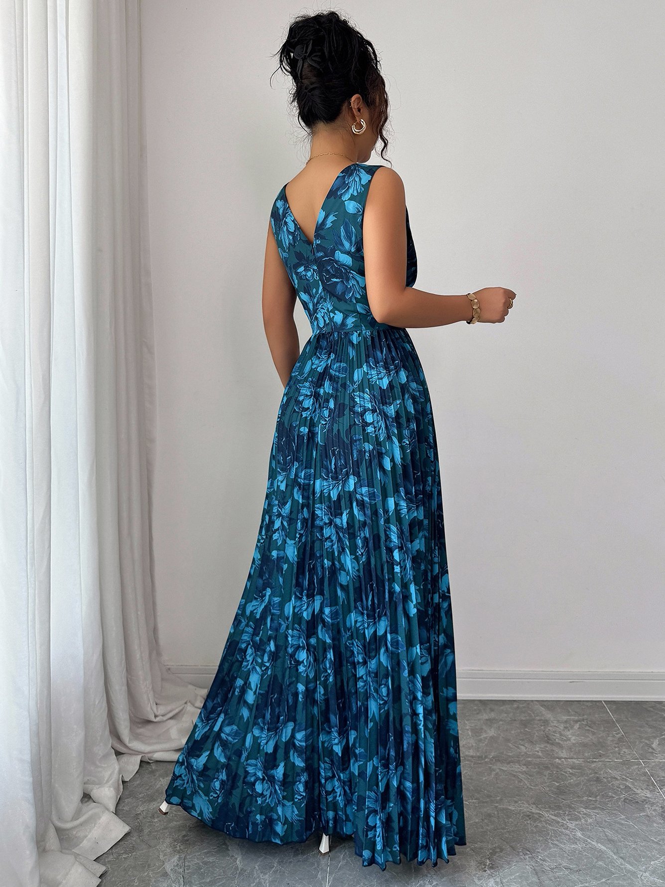 Turquoise Floral Pleated Maxi Dress with Slit