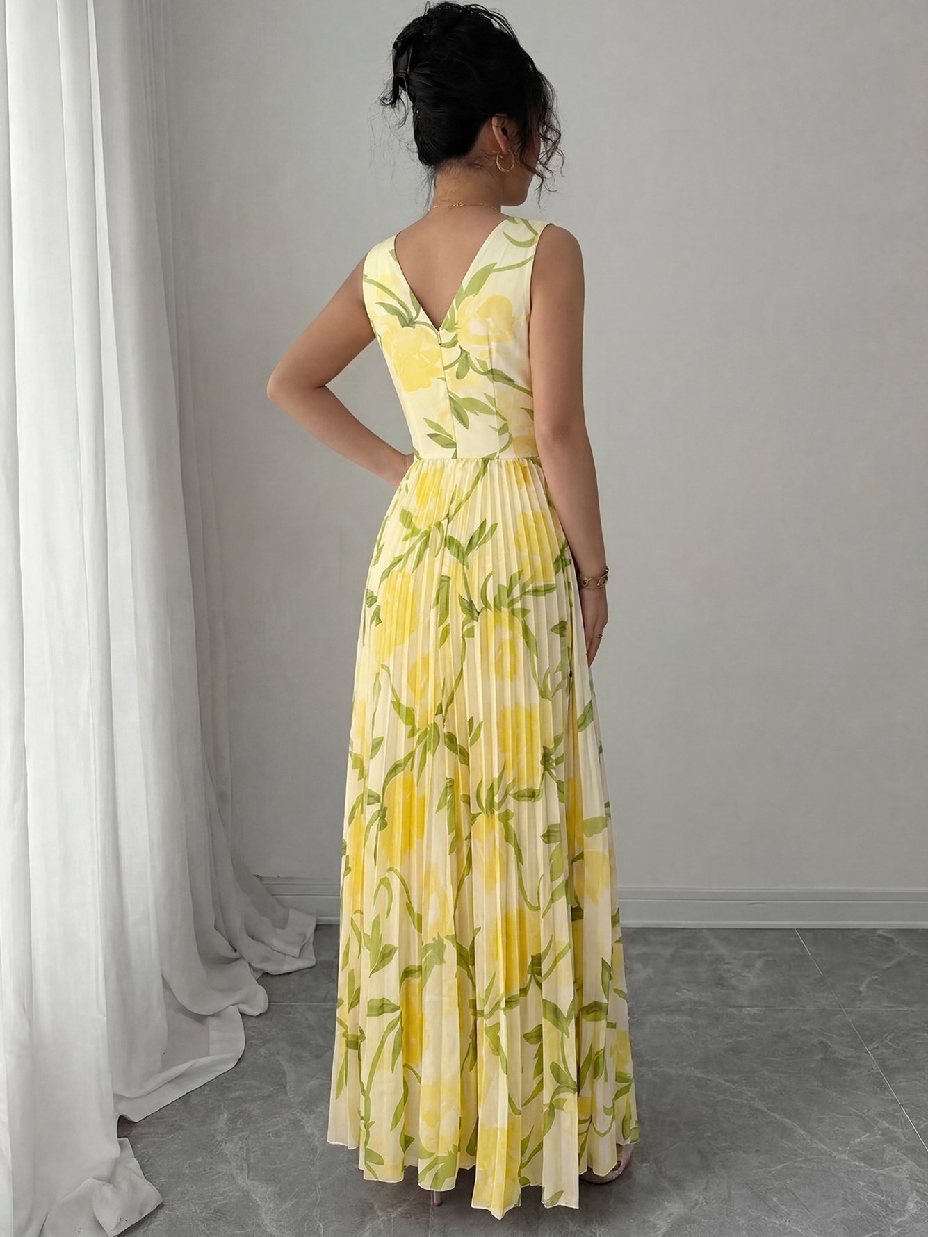 Floral V-Neck Pleated Maxi Dress with Cutout Waist