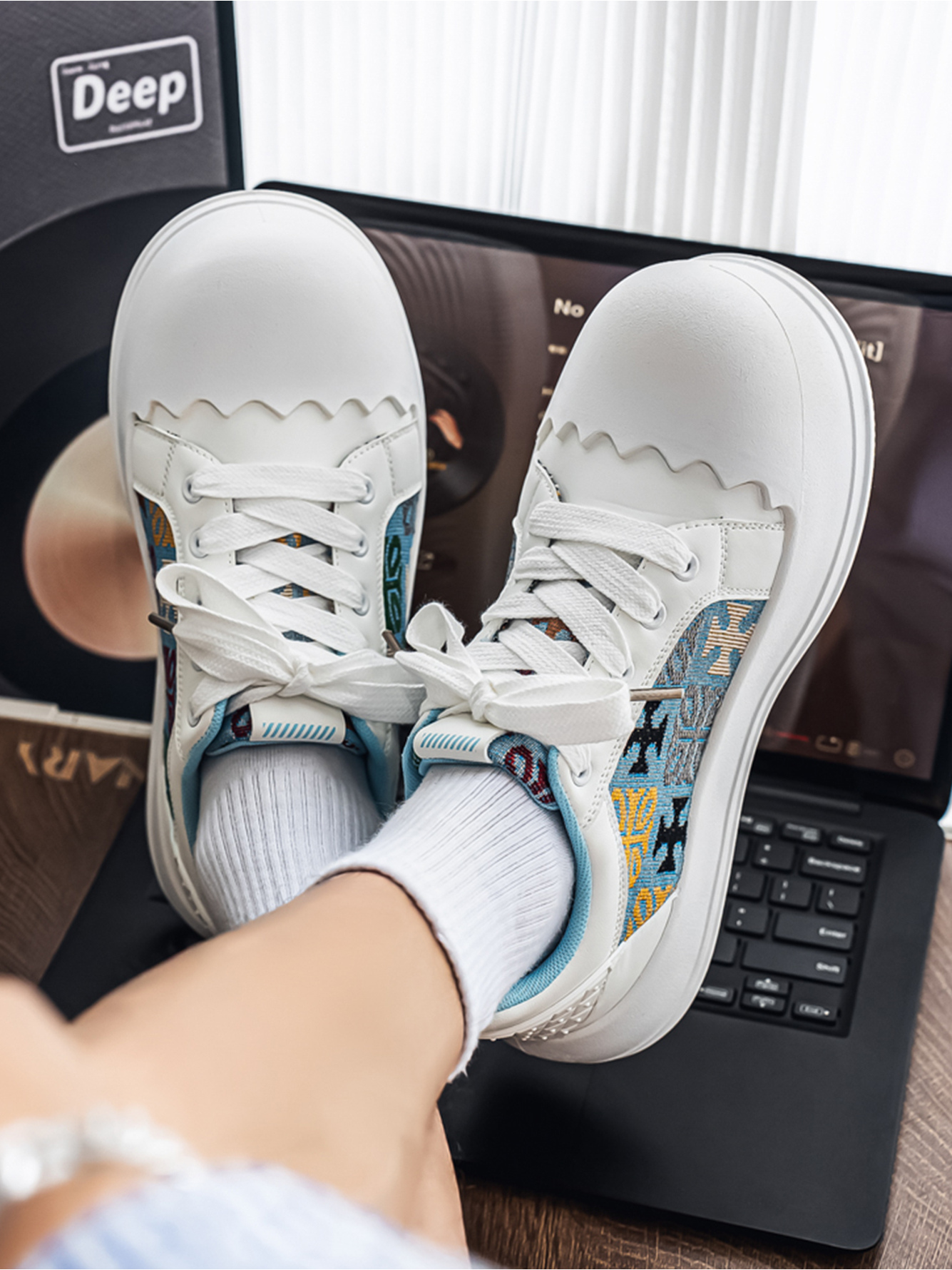 White Casual Sneakers with Embroidered Pattern