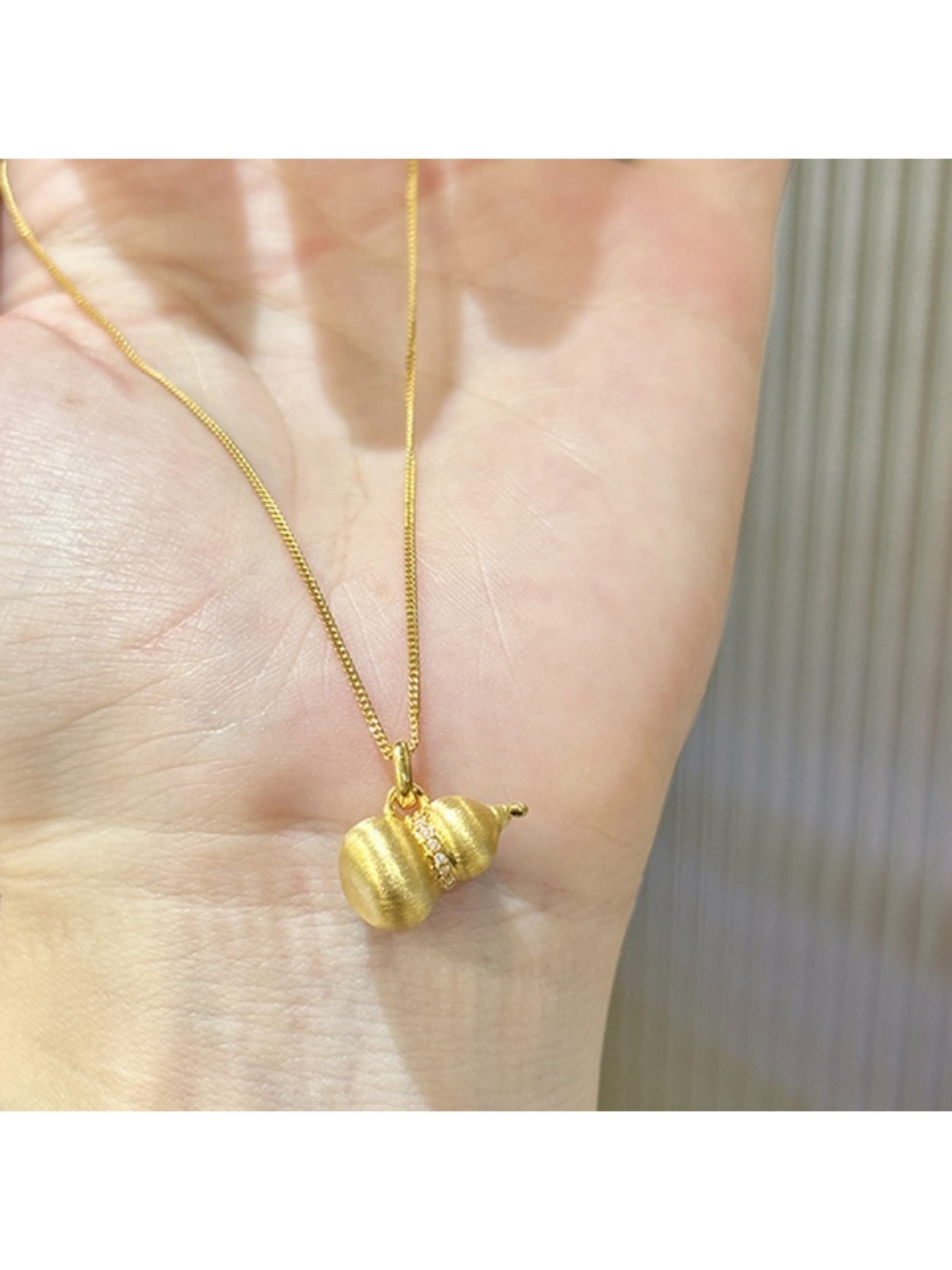 Gold Solid Pendant Necklace