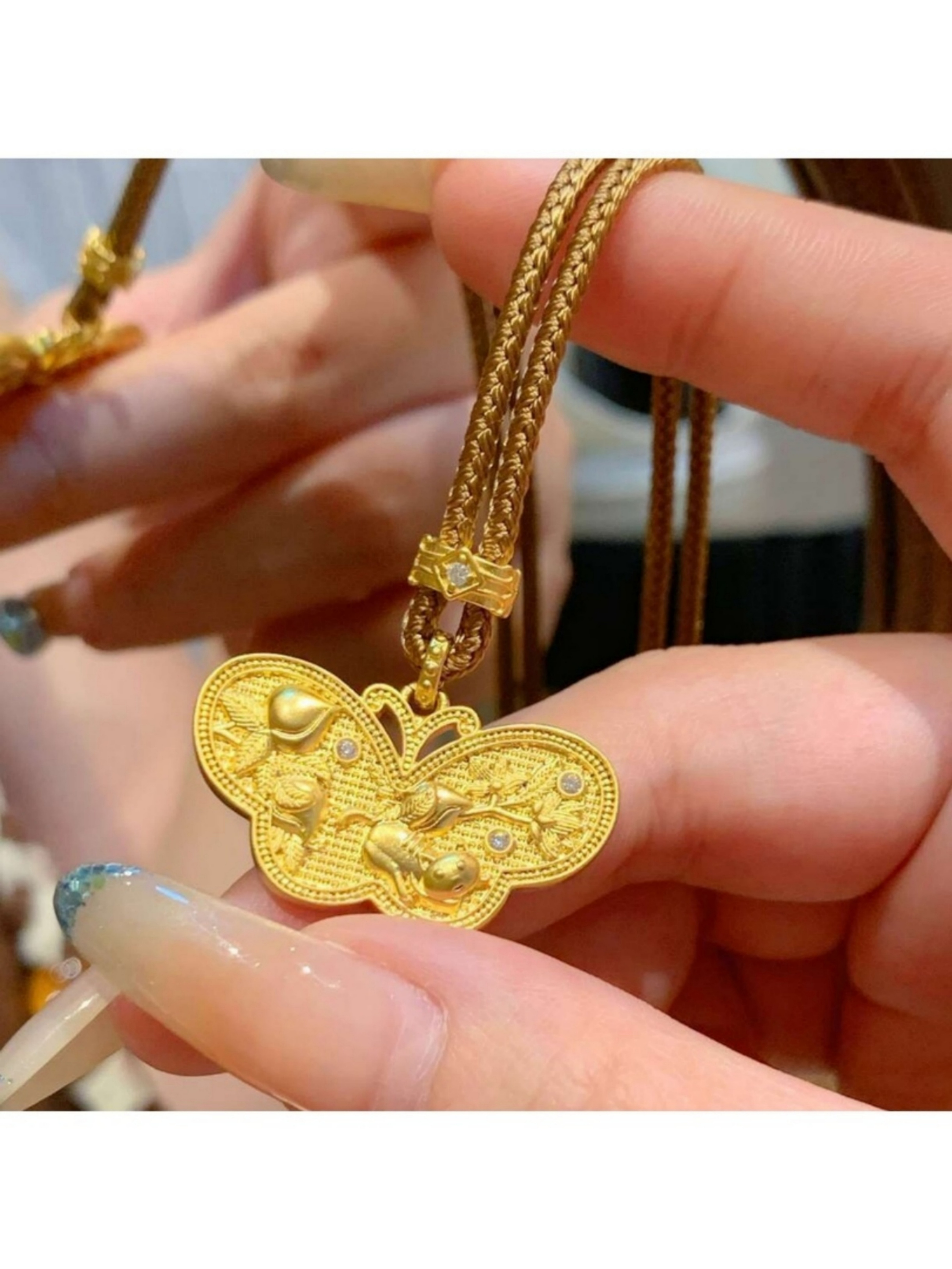 Gold Solid Pendant Necklace