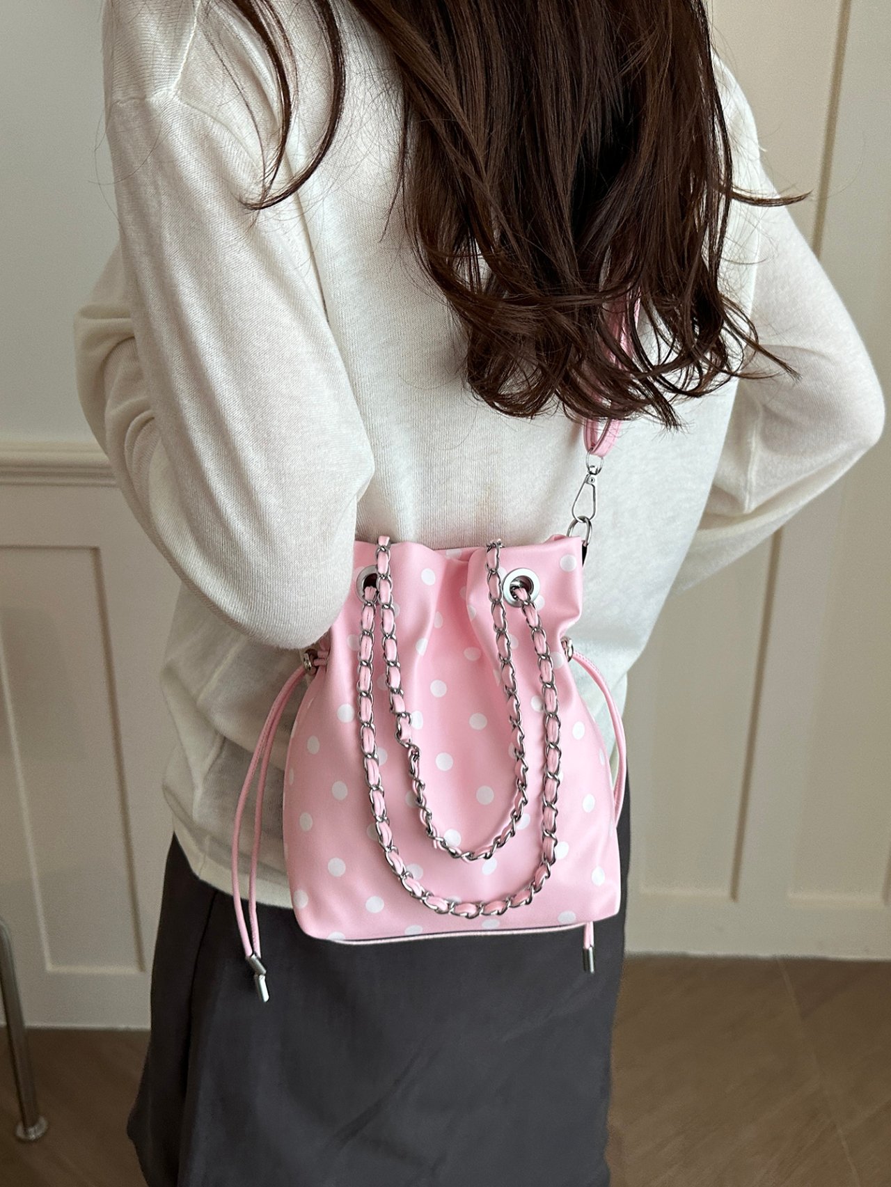 Pink Polka Dot Drawstring Crossbody Bag with Chain Detail