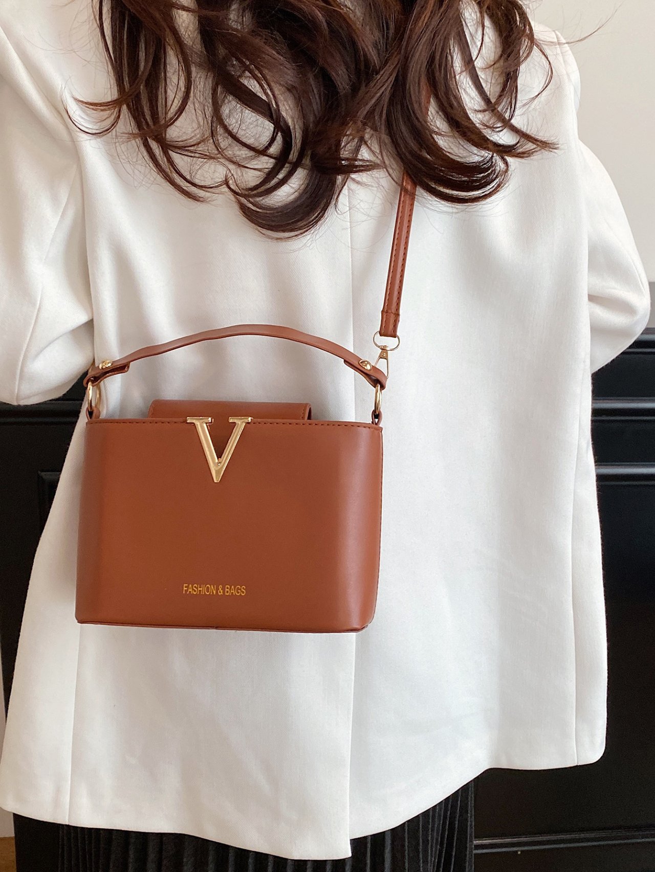 Brown V-Detail Crossbody Bag 