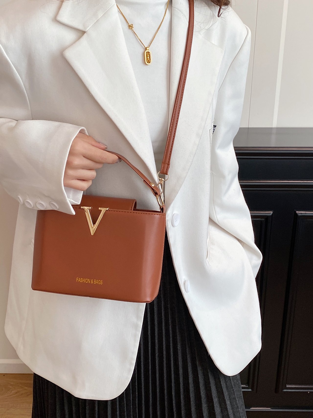 Brown V-Detail Crossbody Bag 