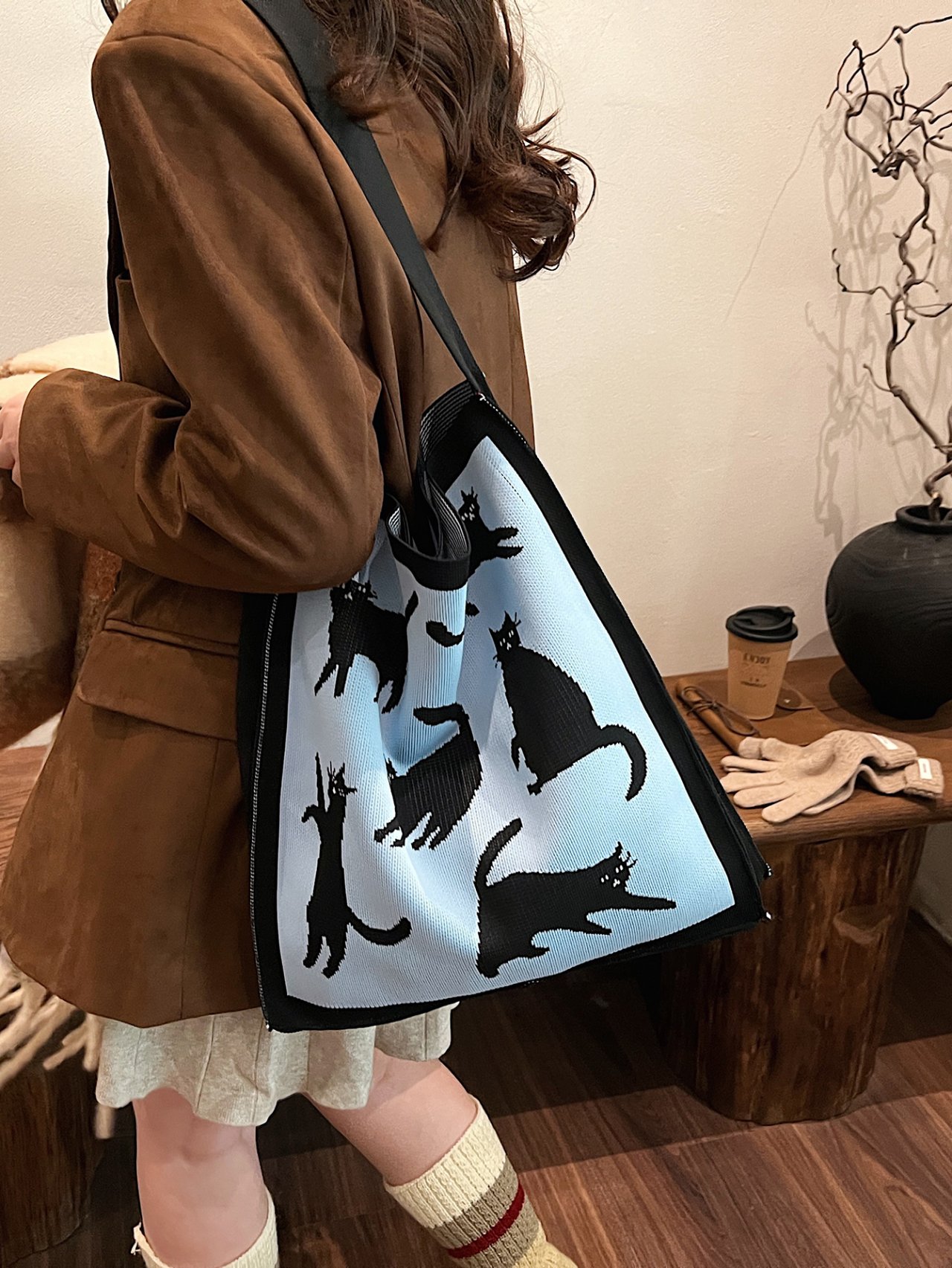 Blue Cat Print Knit Shoulder Bag