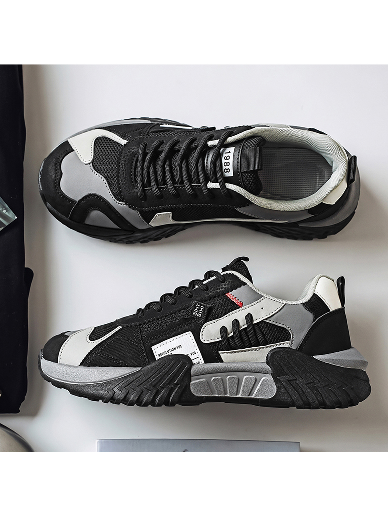 Men Black Sporty Chunky Sneakers
