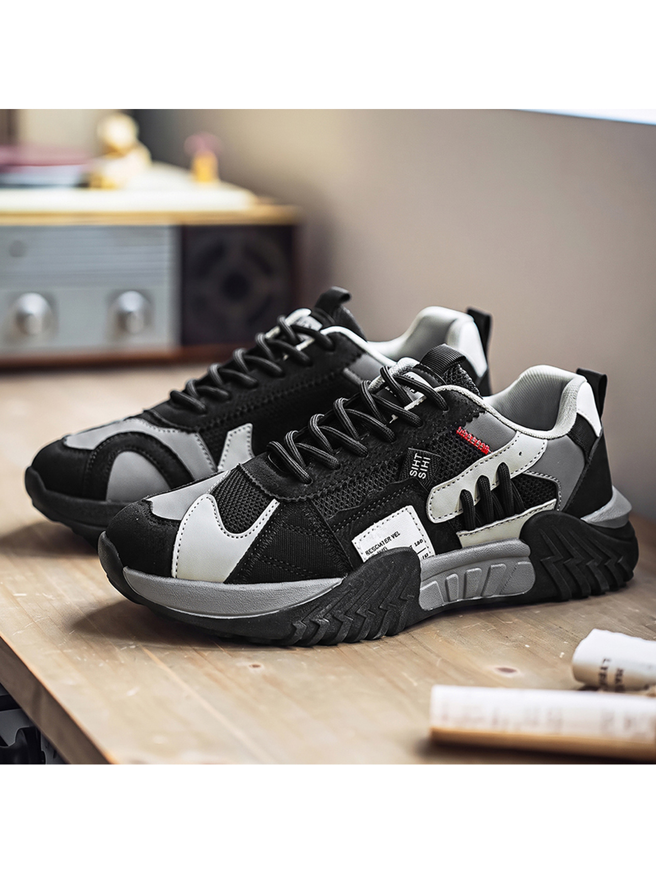 Men Black Sporty Chunky Sneakers