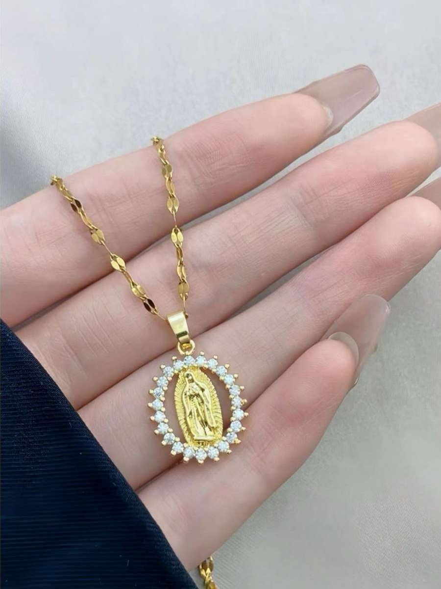 قلادة مرصعة بالزيركون