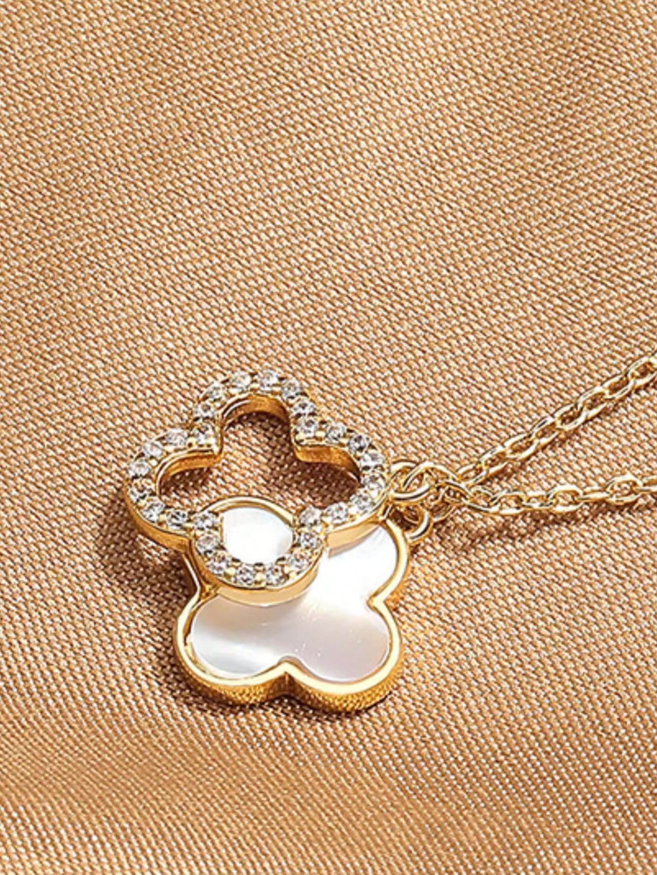 Gold Texture Pendant Necklace