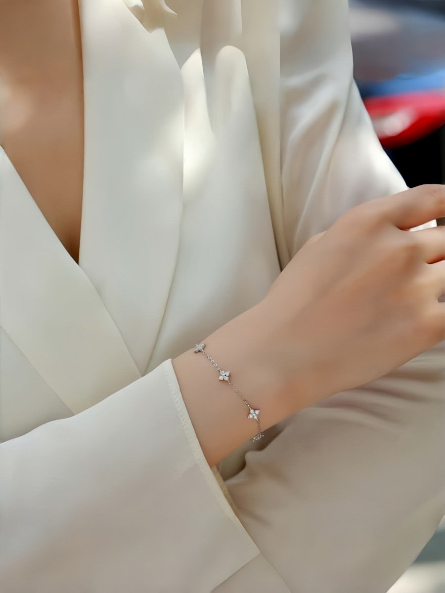 Silver Clover Link Bracelet