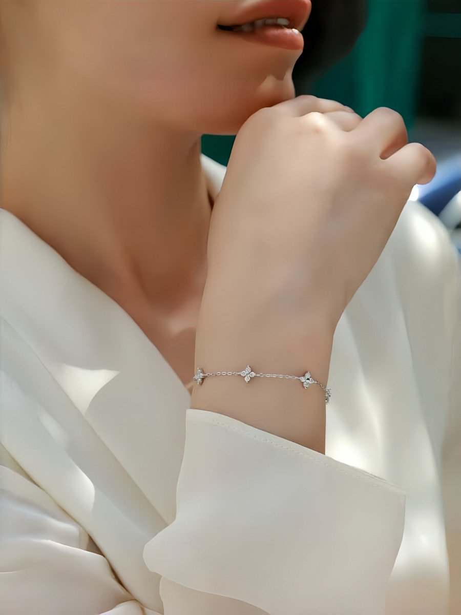 Silver Clover Link Bracelet