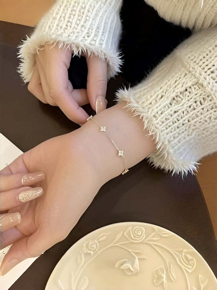 Silver Clover Link Bracelet