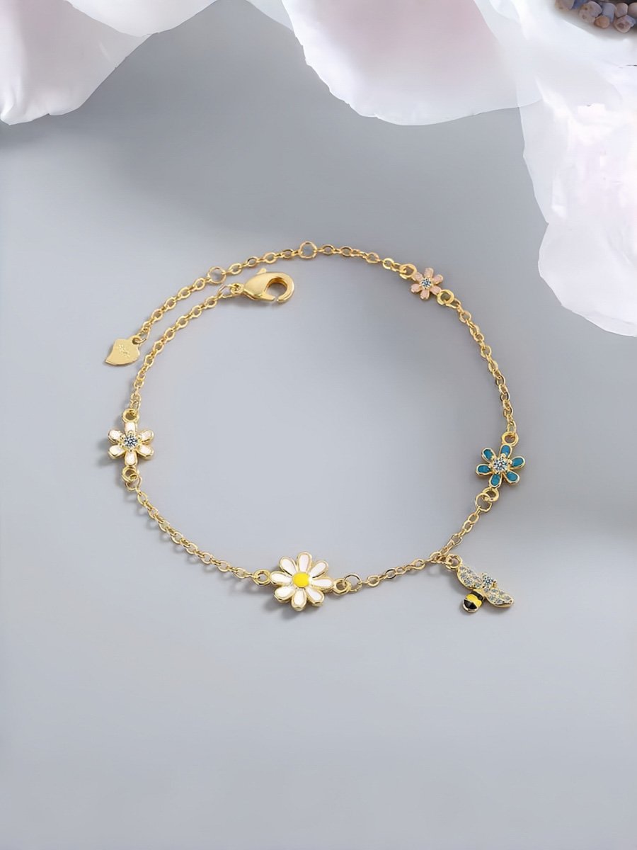 Gold Daisy and Bee Charm Bracelet