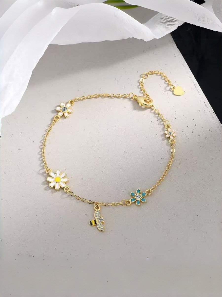 Gold Daisy and Bee Charm Bracelet