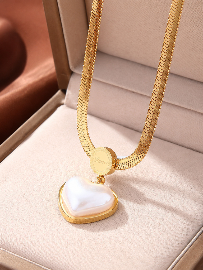 Pearl Heart Mother of Pearl Pendant Necklace