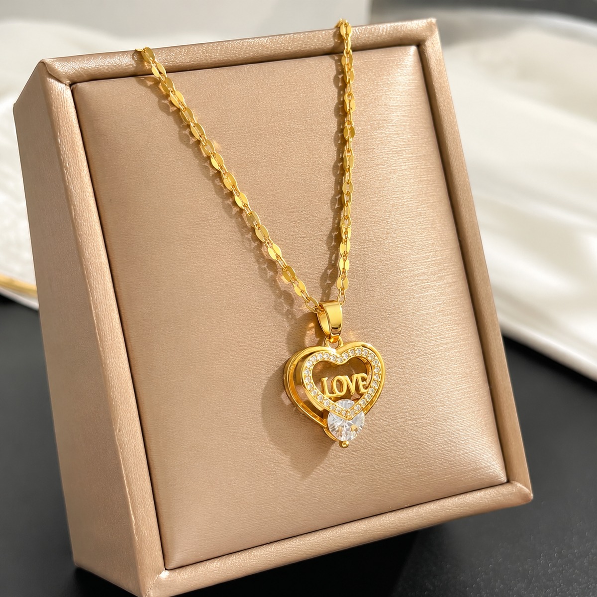 Gold Heart Love Pendant Necklace with Zircon