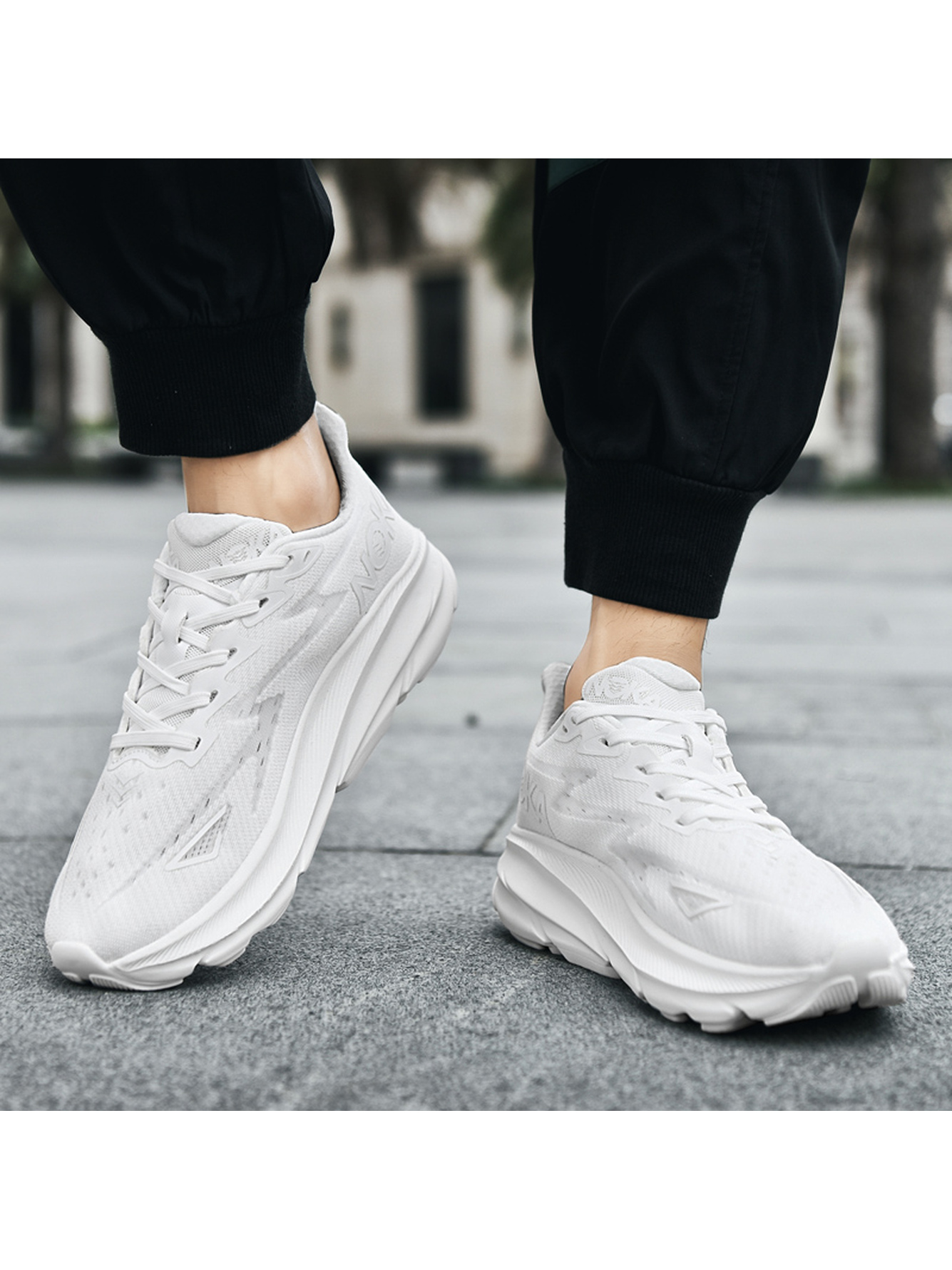 Men White Sports Shoes