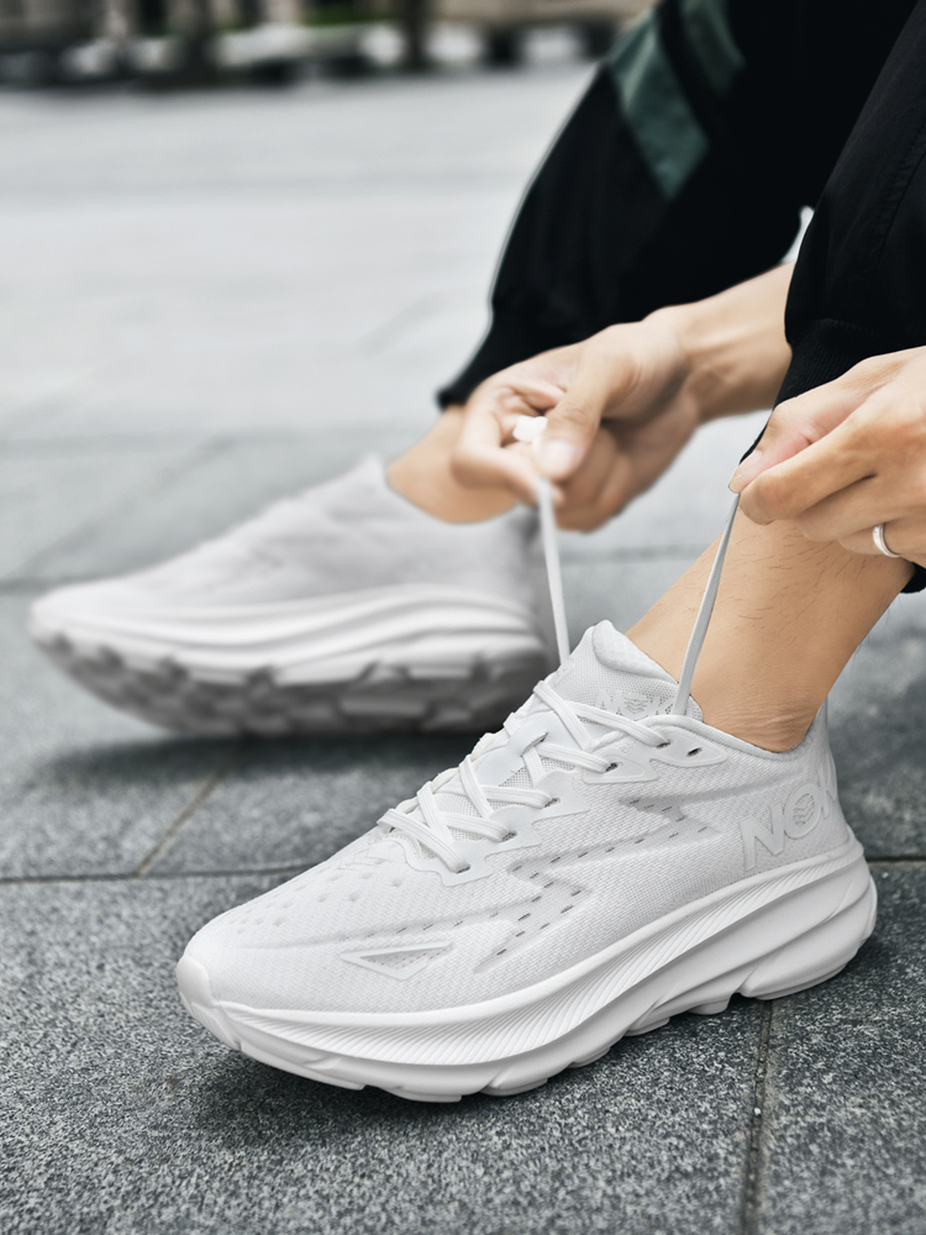 Men White Sports Shoes