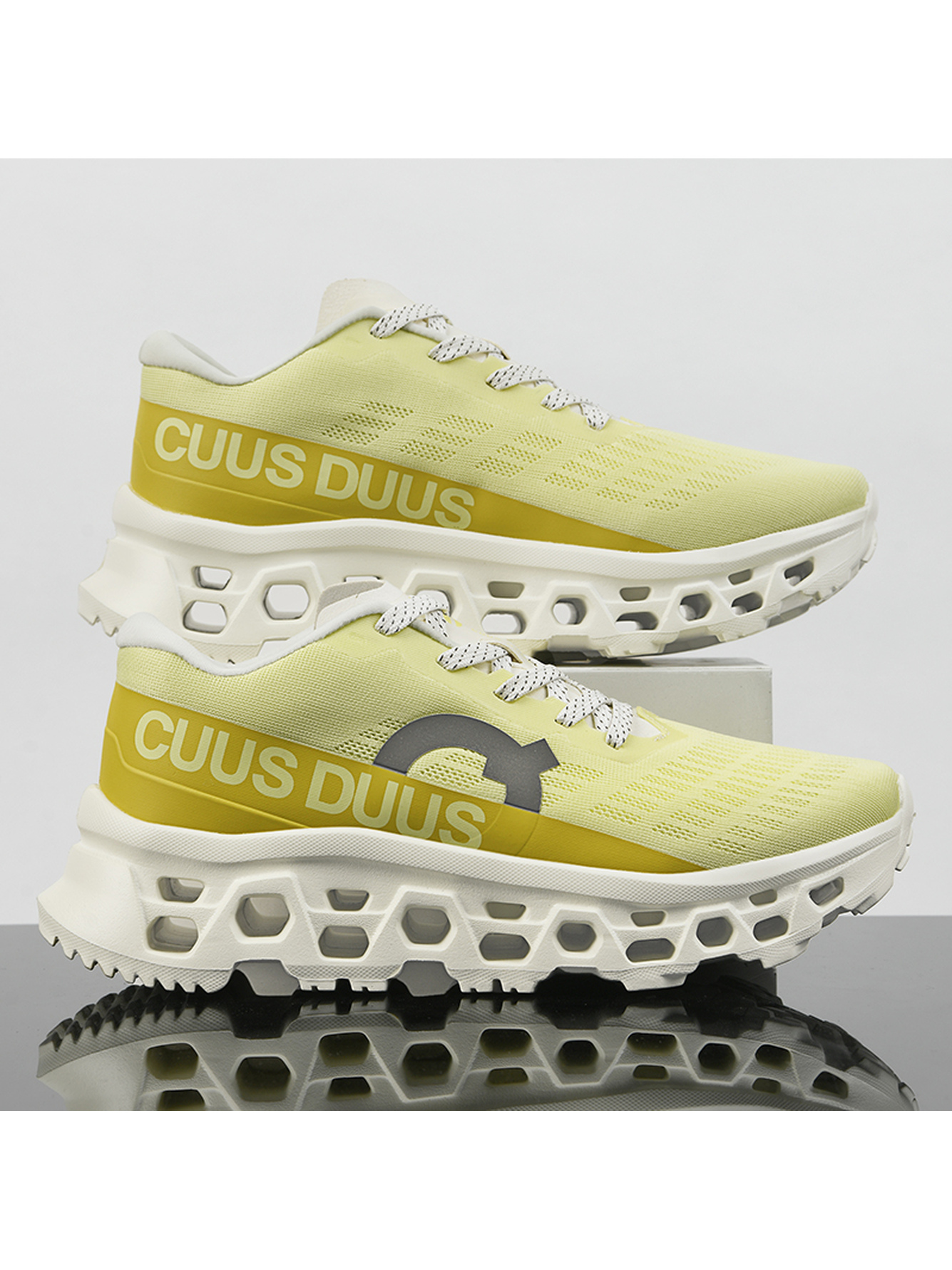 Men Dynamic Yellow Sports Sneakers