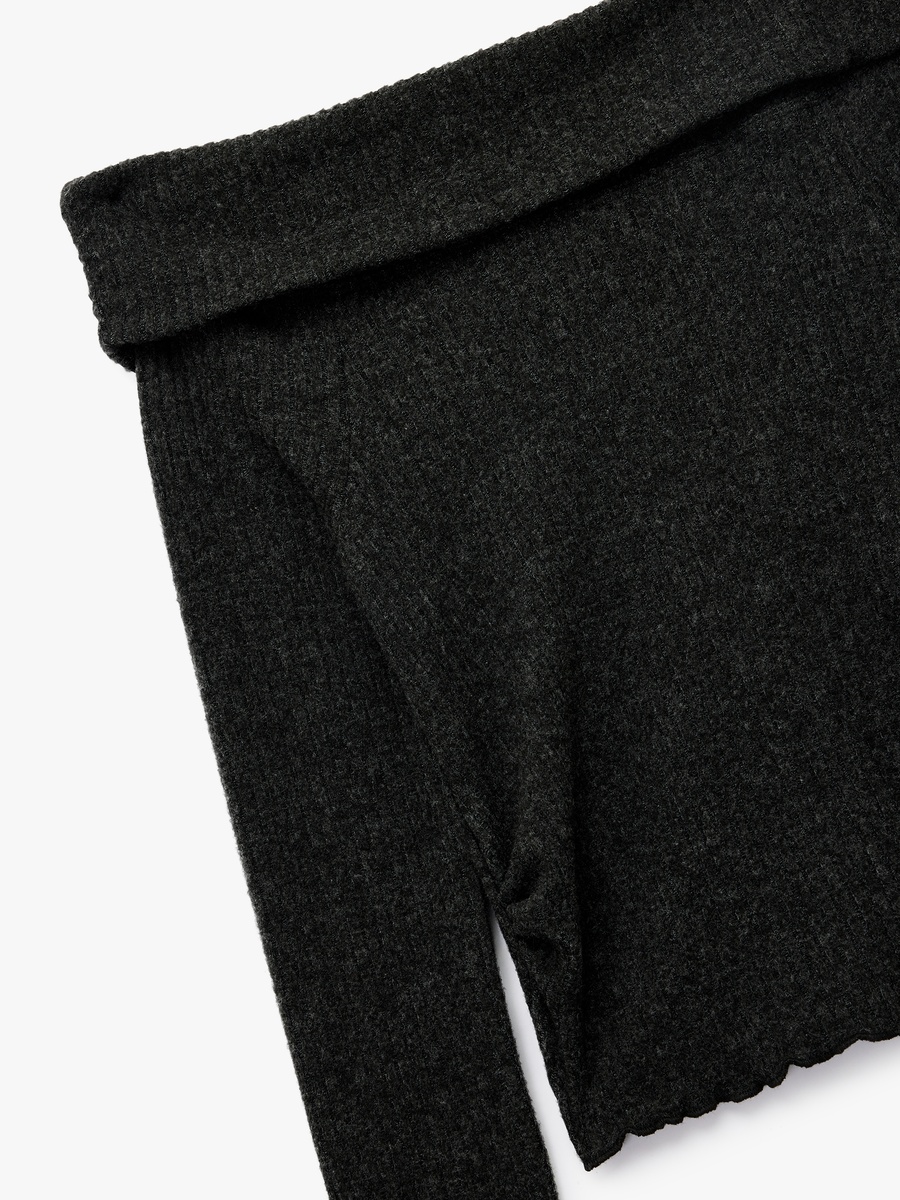 Off Shoulder Long Sleeve Cropped T-Shirt