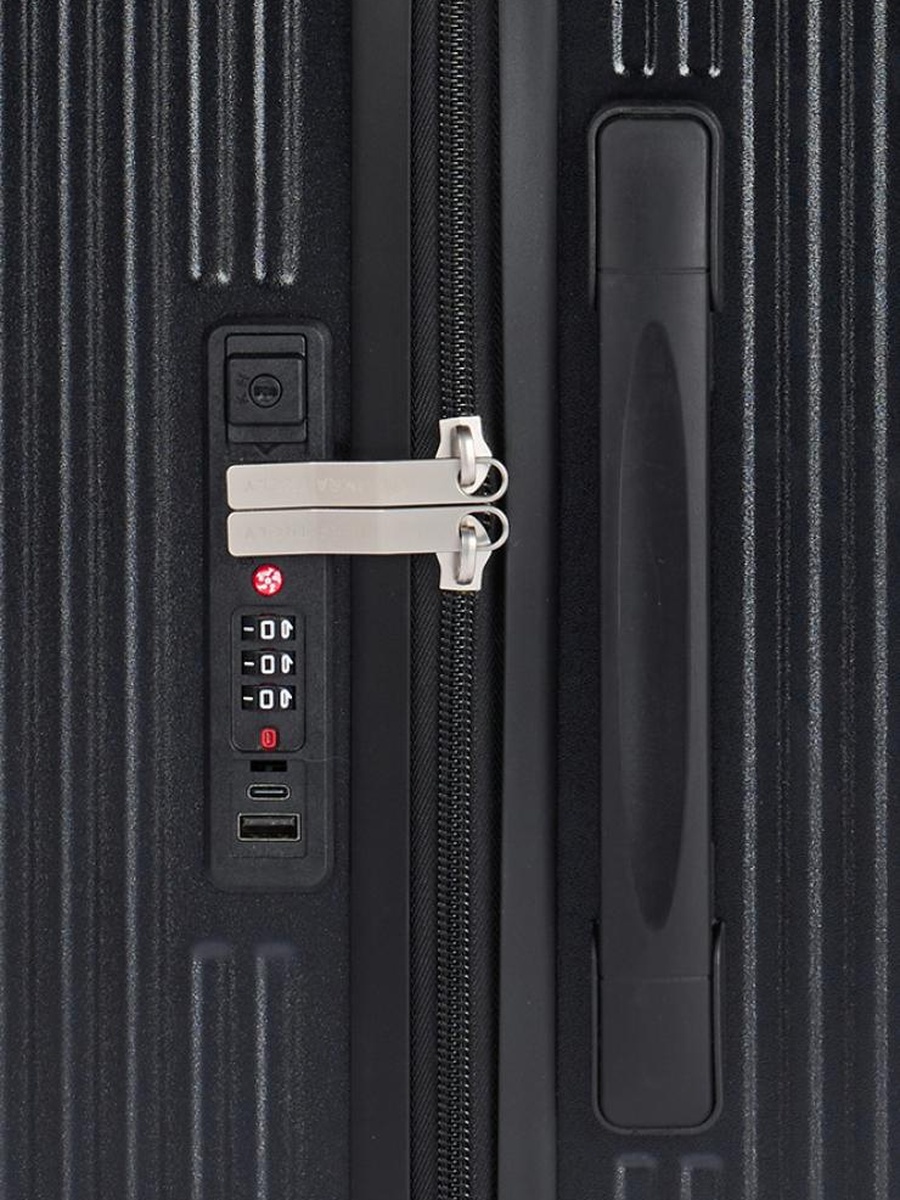20-Inch Black Polycarbonate Cabin Luggage with Dual 360 Degree Spinner Wheels