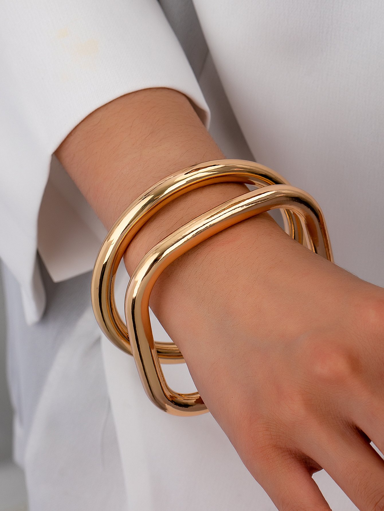Set of 2 Gold Geometric Bangle-Style Bracelet