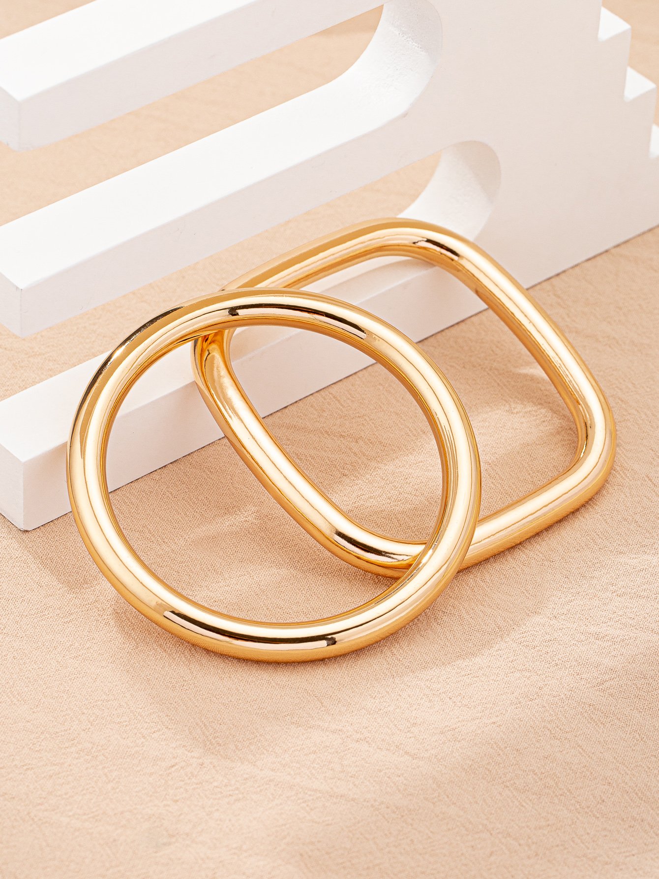 Set of 2 Gold Geometric Bangle-Style Bracelet