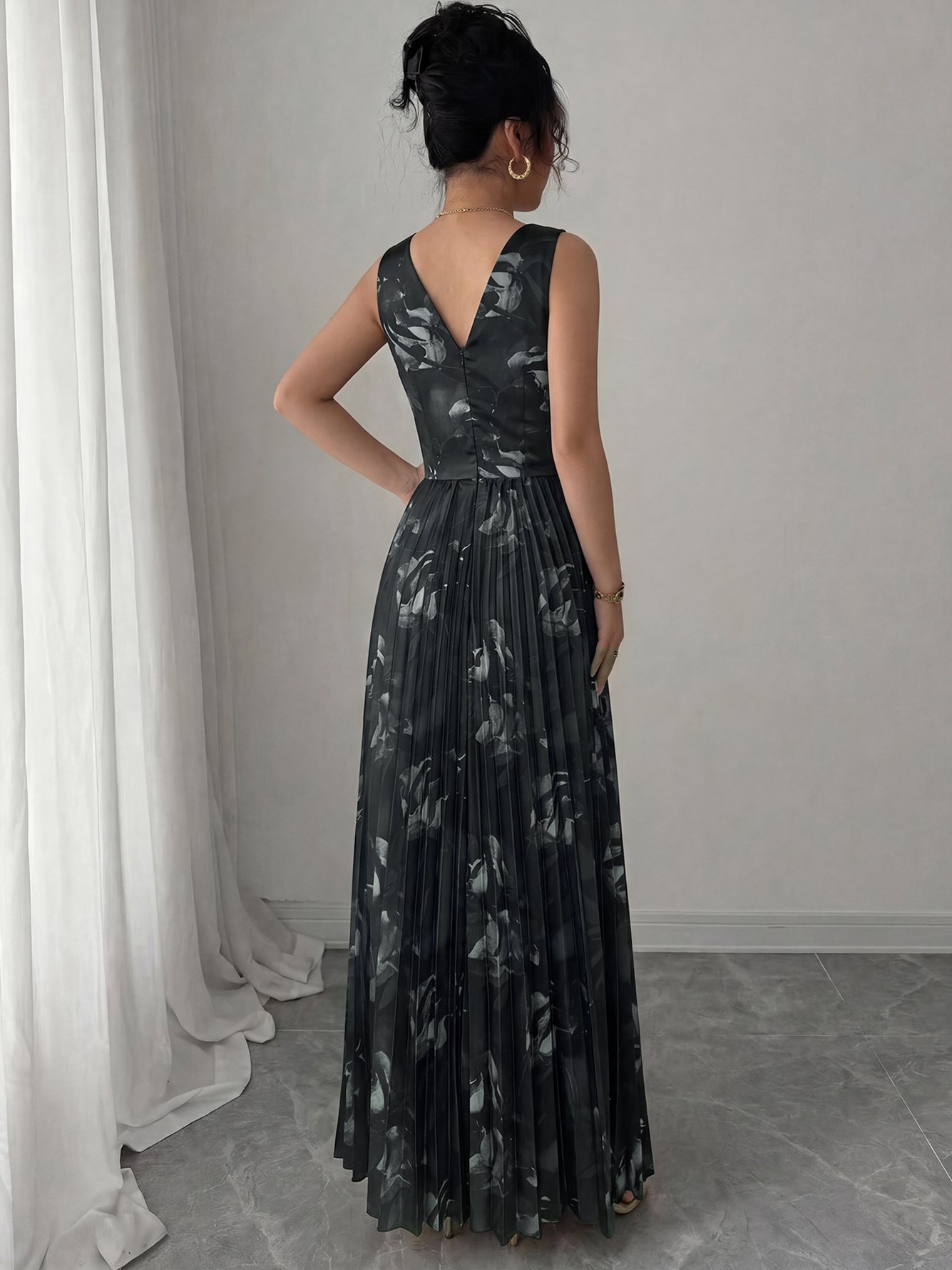 Black Floral Print Sleeveless A-Line Maxi Dress
