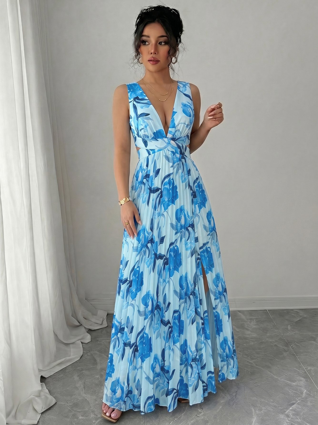 Blue Floral Print Sleeveless Maxi Dress