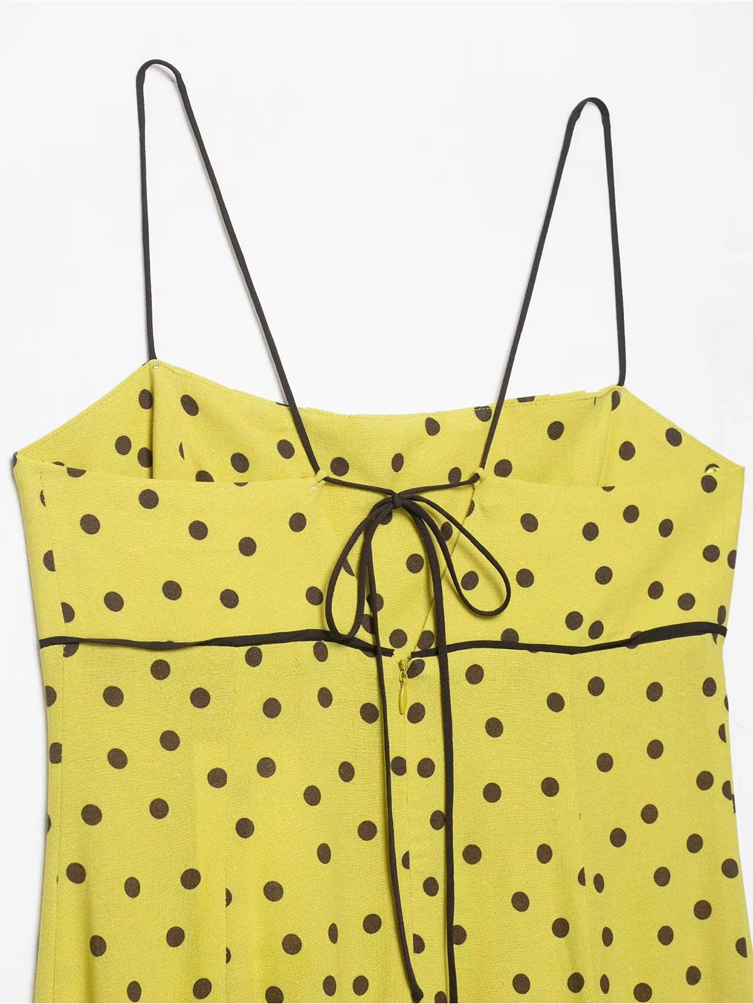فستان طويل ضيق مطبوع بياقة مستقيمة أصفر