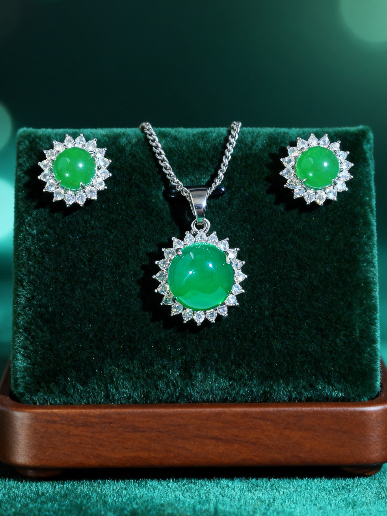 Silver Green Jewelry Necklace Earrings Set